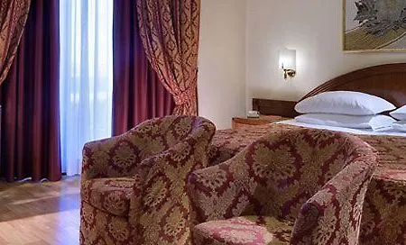 Отель Fabilia Terme Augustus 4*